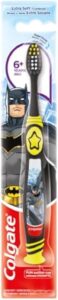 فرشاة أسنان بتصميم باتمان للأطفال بعمر 6 سنوات فما فوق من كولجيت